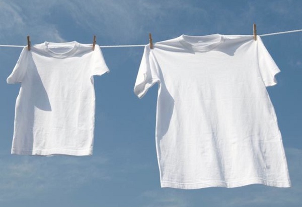 5  طرق في تنظيف الملابس من الاصفرار